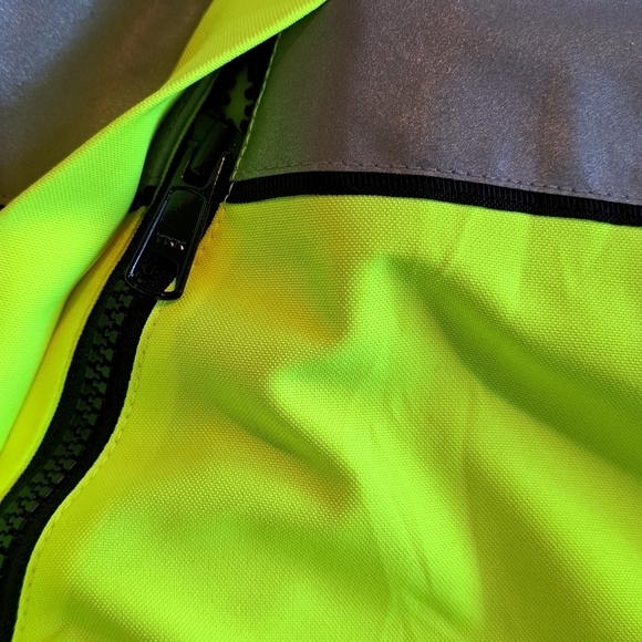 High-Visibility Reflective Jacket - Picture 2 of 12
